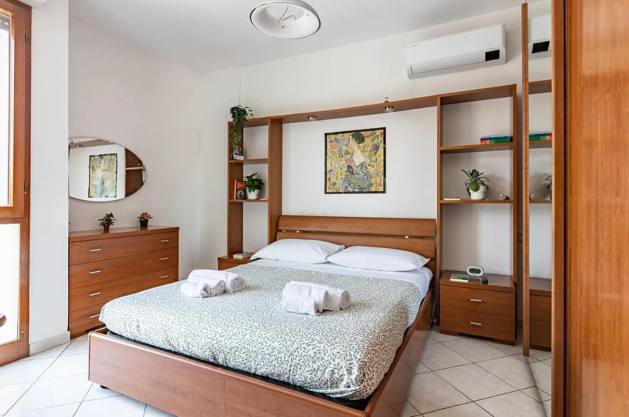 Apartment With Balcony Near Cisanello Hospital location